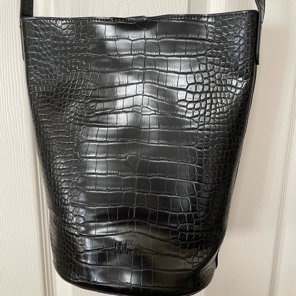 Neiman Marcus Women's Leather Bucket Bag